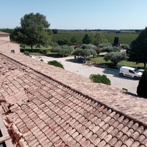 Couvreur Millau (12) - Couverture tuiles au Domaine l'Oustau Saint André à Redessan (30)