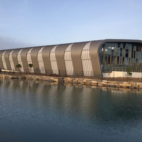 Couvreur Millau - Couverture et bardage aluminium au Centre Balnéaire Raoul Fonquerne à Sète (34)