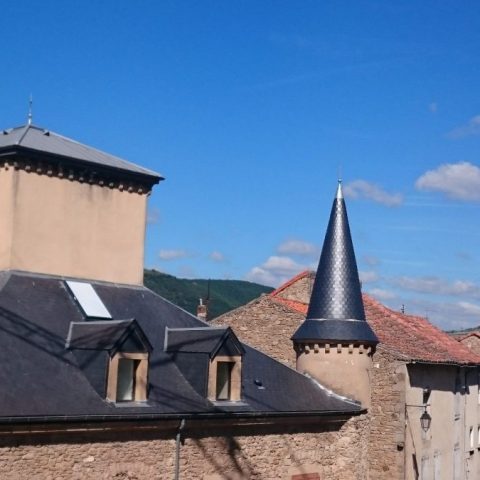 Couvreur Millau - Réfection des toitures ardoises des tours de la mairie de St Rome de Tarn (12)